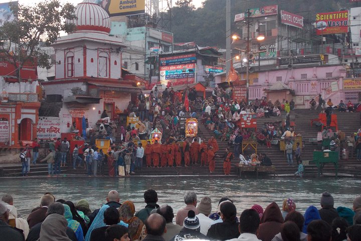 Haridwar Guided Sightseeing Tour with Ganga Aarti By Private Car