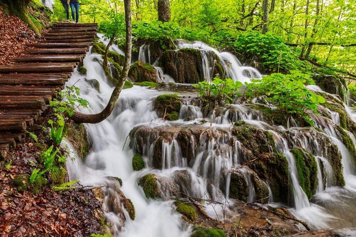 Plitvice Lakes with Ticket & Rastoke Guided Tour from Zagreb
