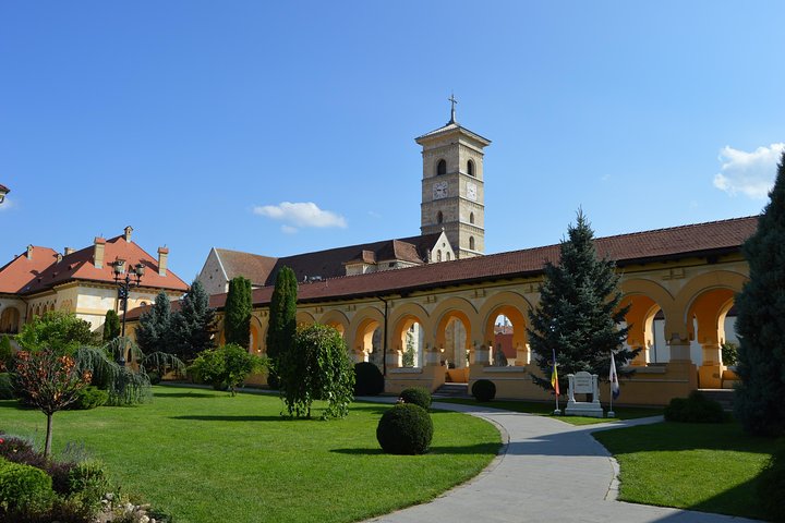 Exclusive Tour: Corvin Castle, Alba Iulia and traditional villages from Sibiu