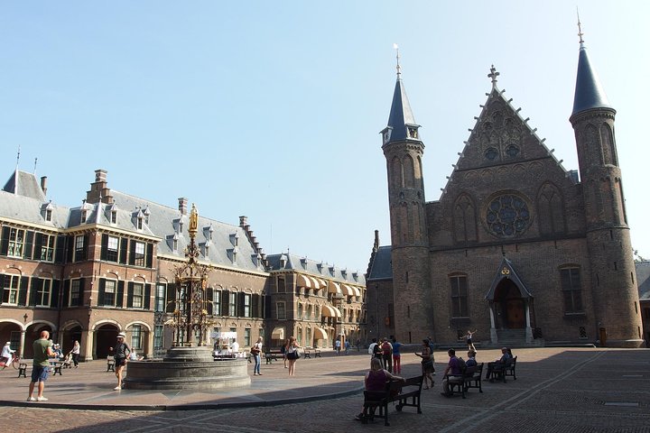 The Hague Private Walking Tour with a Local