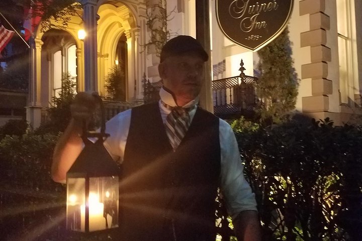 Savannah History and Haunts Candlelit Ghost Walking Tour