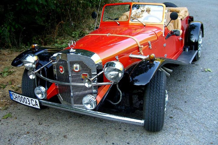 Private Retro Stylish Tour of Sliven with Mercedes SSK 1973