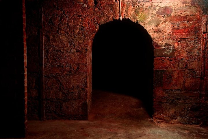 Underground Vaults Walking Tour in Edinburgh Old Town