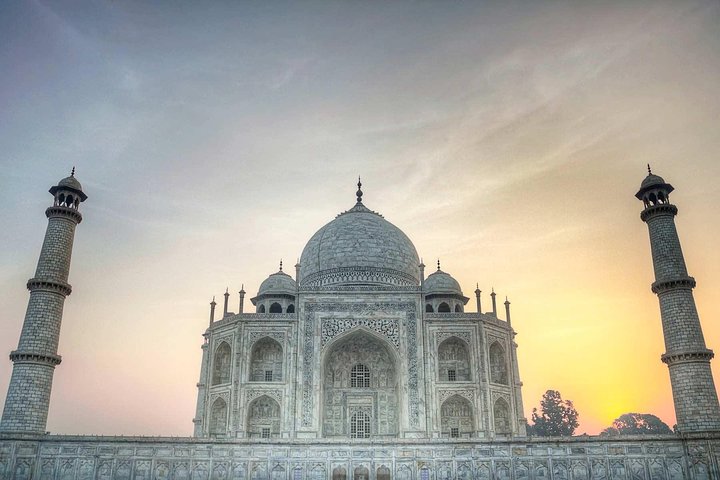 Private Sunrise Taj Mahal Tour from Delhi