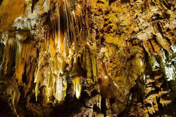 From Belgrade: Best of East (Resava Cave & Lisine Waterfall)