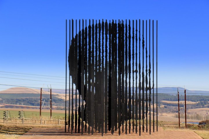 Drakensberg Kamberg Rock Art & Mandela Capture Site Day Tour from Durban