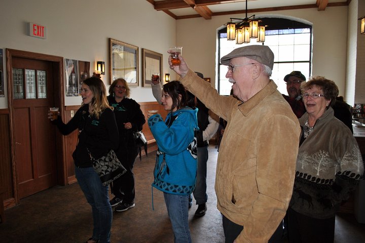 Personal and Detailed Milwaukee Sightseeing Bus Tour