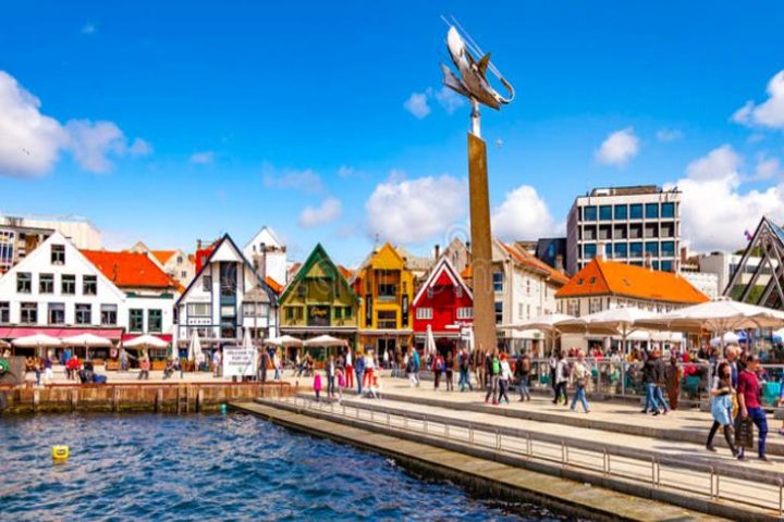 Stavanger: Waterfalls, Caves and Rock Tour By Sea