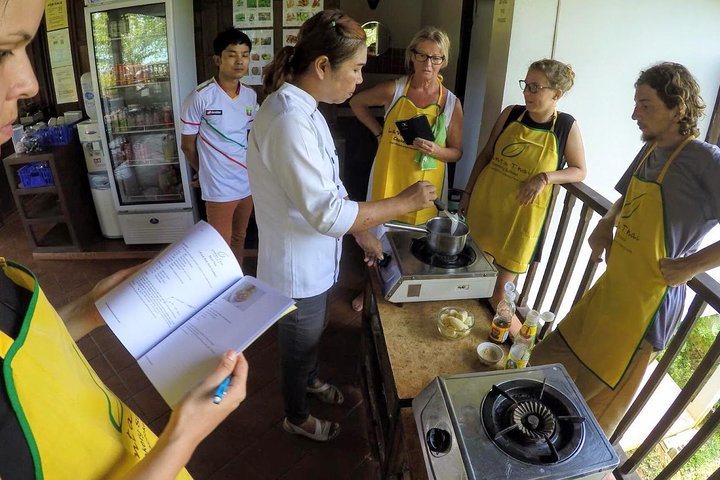 Lanta Thai Cookery School