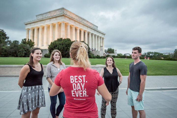 Washington DC Monuments Tour by Electric Cart – Day & Night