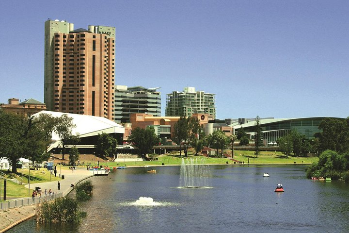 Adelaide Highlights, Hahndorf & McLaren Vale Wine Tasting and Sightseeing Tour