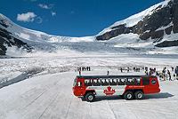 Columbia Icefield Tour with Glacier Skywalk from Jasper