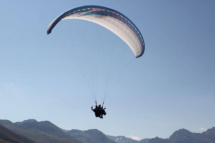 Davos Absolutely Free Flying Paragliding Tandem Flight 1'000 Meters High