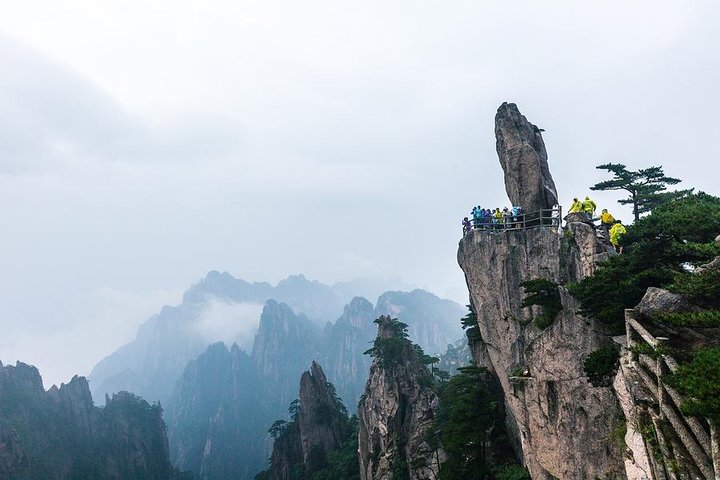 Mount Huangshan Highlights Group Tour -No Shopping