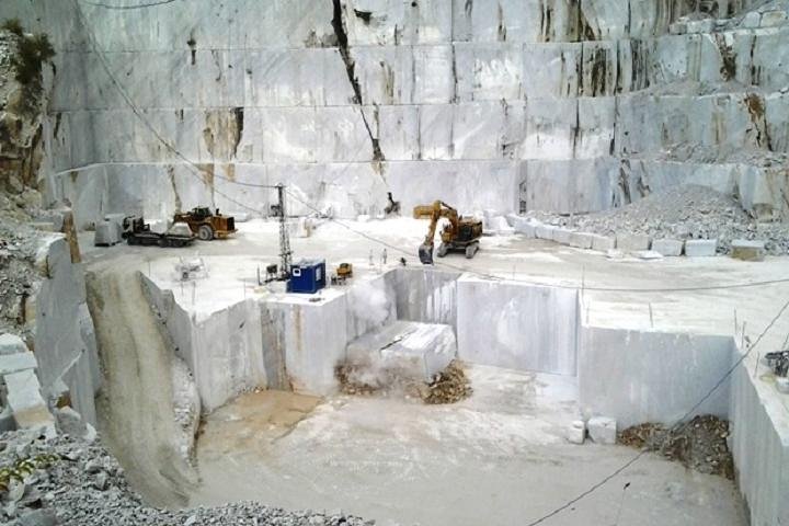 Carrara Marble Tour Small Group from Viareggio