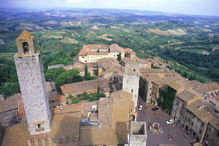Siena, San Gimignano and Chianti Wine Small Group from Montecatini Terme