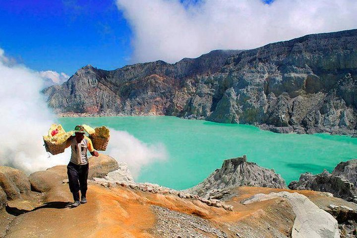 Overnight Mount Ijen Blue Fire Trek Tour From Bali (Private-All Inclusive)