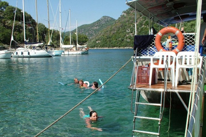 Gocek 12 Islands Cruise with Lunch & Transfer from Sarıgerme