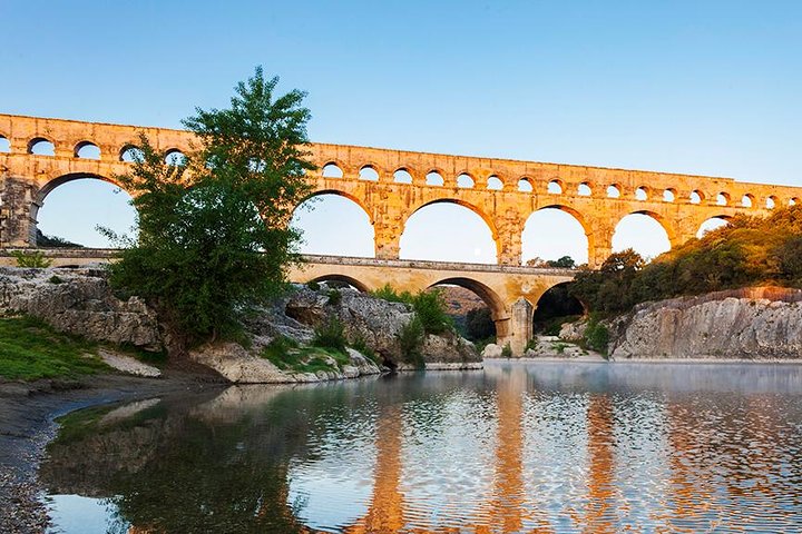 Provence Highlights Full-Day Tour from Avignon