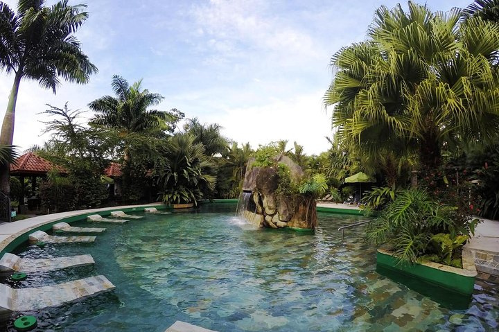 Arenal Volcano Full-Day Combo Tour with Lunch and Dinner