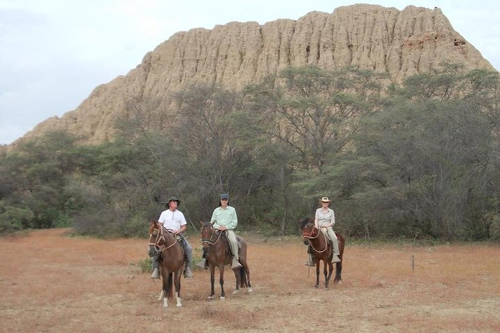 4-Hours Horse riding, Inca pyramids in world's largest dry forest