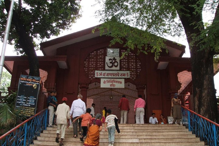 Guided Highlights of Pune Car Tour with a local (4 Hrs Sightseeing in AC Car)