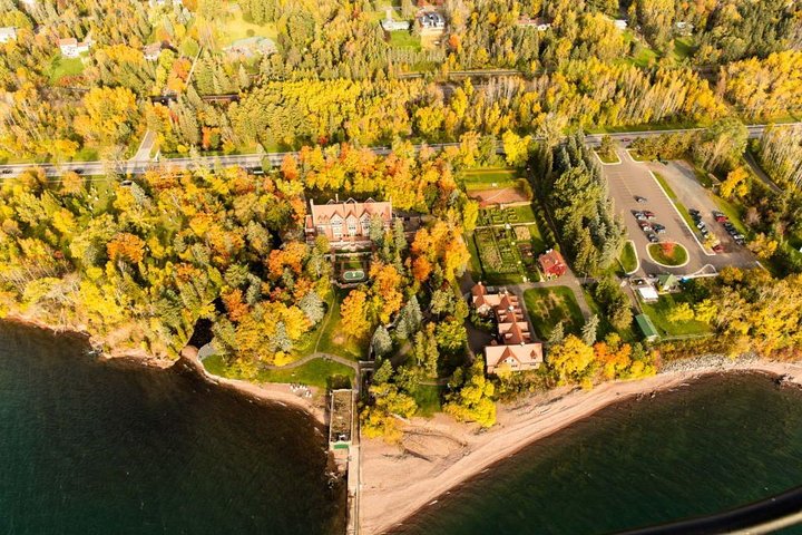 30-Mile North Shore Helicopter Tour