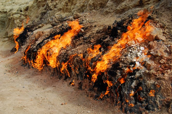 Gobustan & Mud, Fire Temple, Burning Mountain (Group & Private)