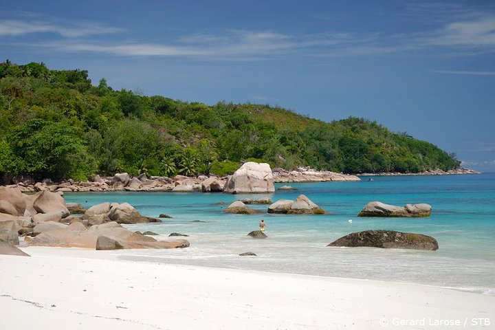 Full Day Discovery Tour of Vallee de Mai and Anse Lazio on Praslin Island