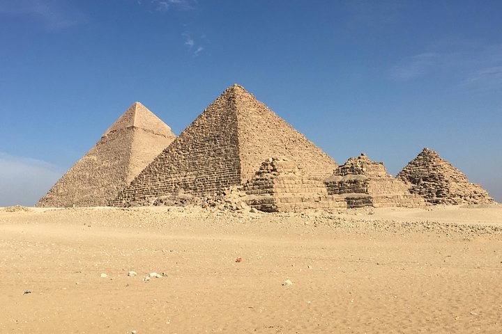 Full day tour to Giza Pyramids, Memphis, Sakkara & Dahshur with private guide