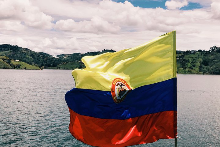 Guatapé Tour: Piedra del Peñol with Boat Tour, Breakfast, Lunch