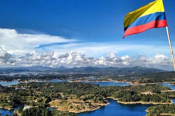 Guatapé Tour: Piedra del Peñol with Boat Tour, Breakfast, Lunch