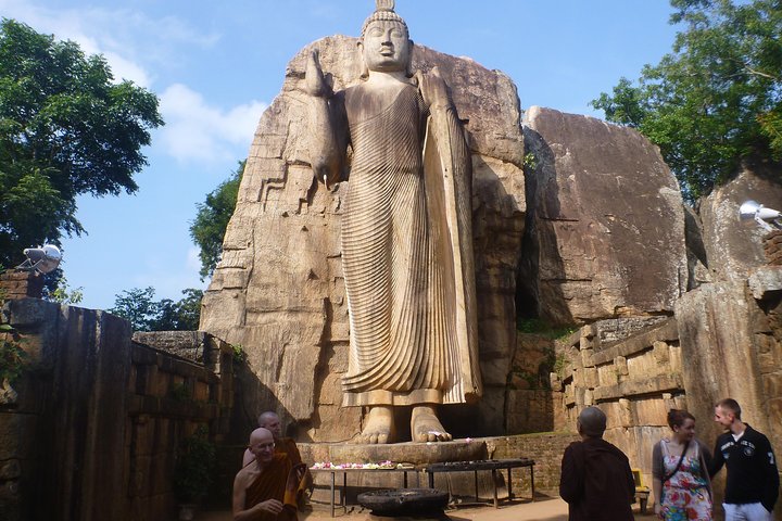 Day Excursion To Ancient City Polonnaruwa From Negombo