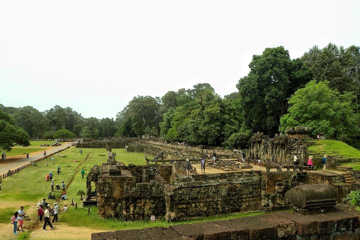 2-Day Angkor Wat, Small, Big Circuit & Banteay Srei Private Tour