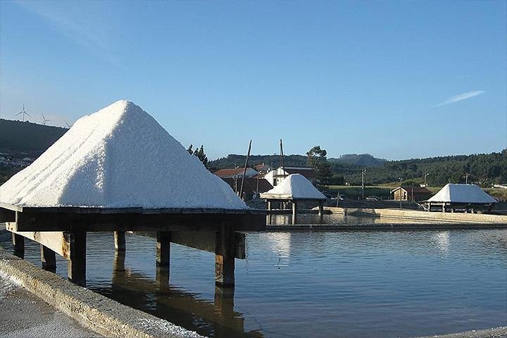 Natural Heritage, Caves, Water Springs and Salt Pans from Nazaré