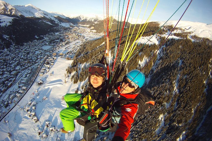 Davos Absolutely Free Flying Paragliding Tandem Flight 1'000 Meters High