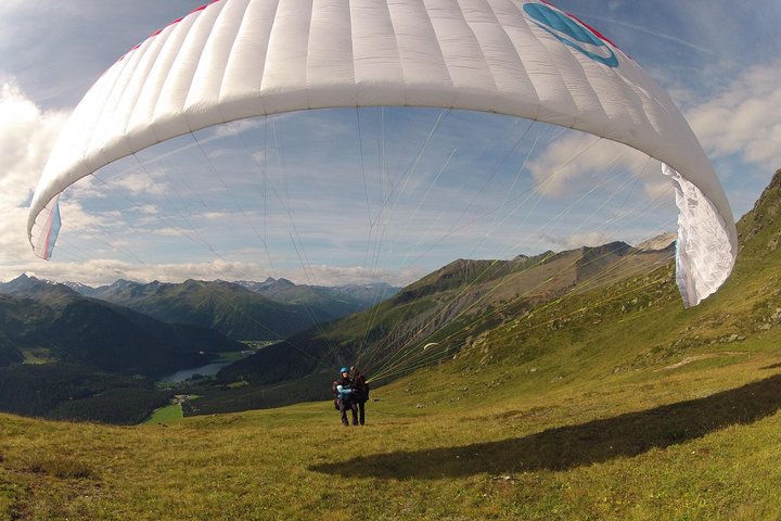 Davos Absolutely Free Flying Paragliding Tandem Flight 1'000 Meters High