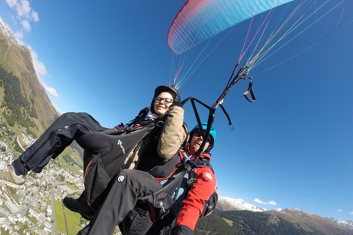 Davos Absolutely Free Flying Paragliding Tandem Flight 1'000 Meters High