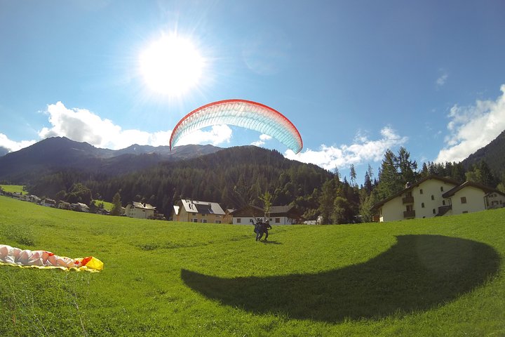 Davos Absolutely Free Flying Paragliding Tandem Flight 1'000 Meters High