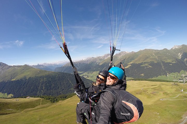 Davos Absolutely Free Flying Paragliding Tandem Flight 1'000 Meters High