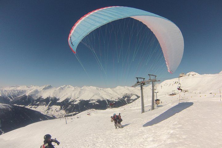 Davos Absolutely Free Flying Paragliding Tandem Flight 1'000 Meters High