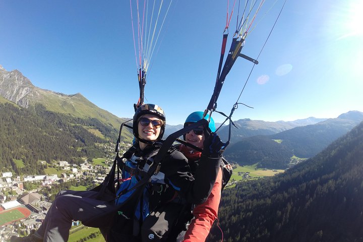 Davos Absolutely Free Flying Paragliding Tandem Flight 1'000 Meters High