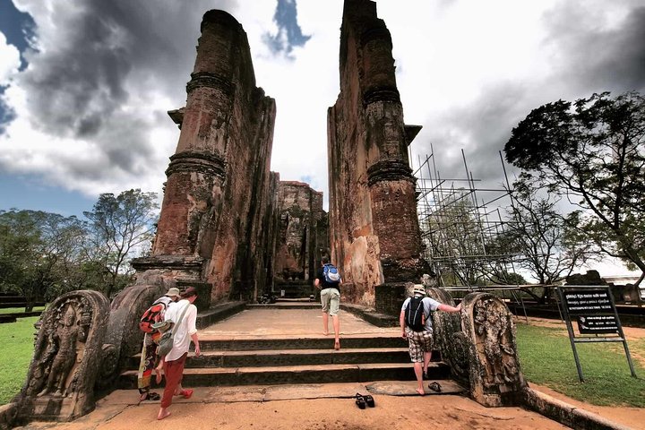 Day Excursion To Ancient City Polonnaruwa From Negombo