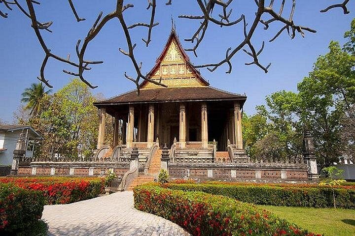 Private Tour: Vientiane City Tour Full Day with Buddha Park
