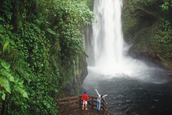 Poas Volcano + Coffee Plantations & La Paz Waterfall Gardens Trip from San Jose