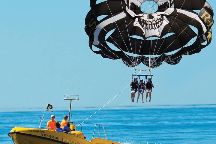 Parasailing in Fuengirola - The Highest Flights on the Costa