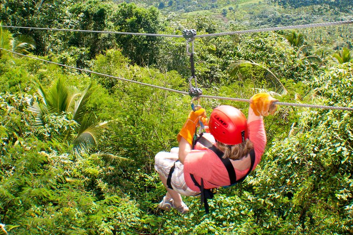 Zipline Adventure in El Limón