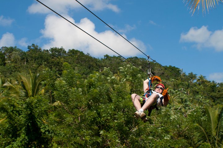Zipline Adventure in El Limón
