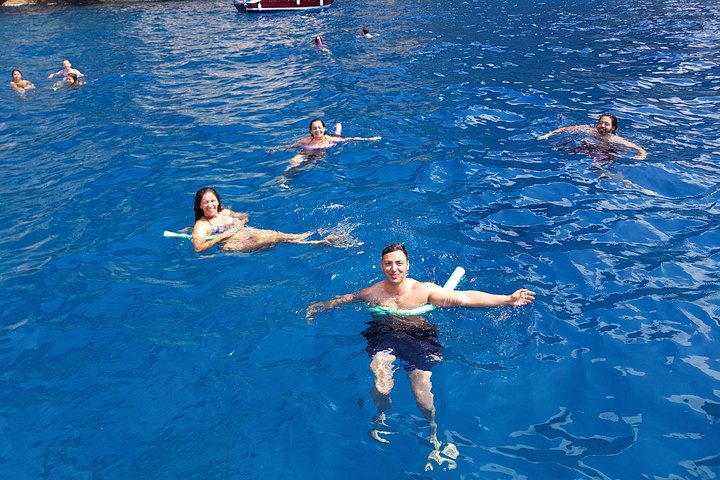 From Sorrento: Positano & Amalfi Coast Boat Tour with Pick Up
