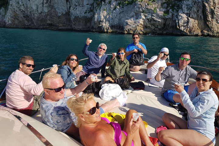 From Sorrento: Positano & Amalfi Coast Boat Tour with Pick Up